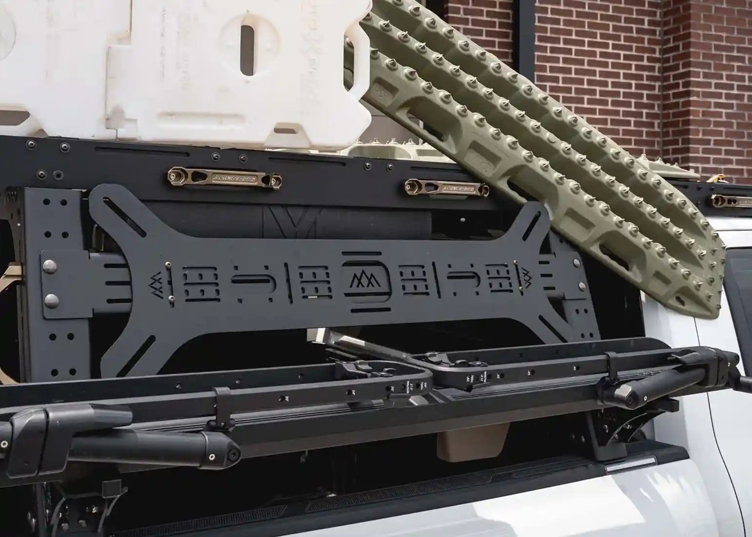 Backwoods Adventure Mods Dogbone Universal Traction Board Mount for off road recovery boards